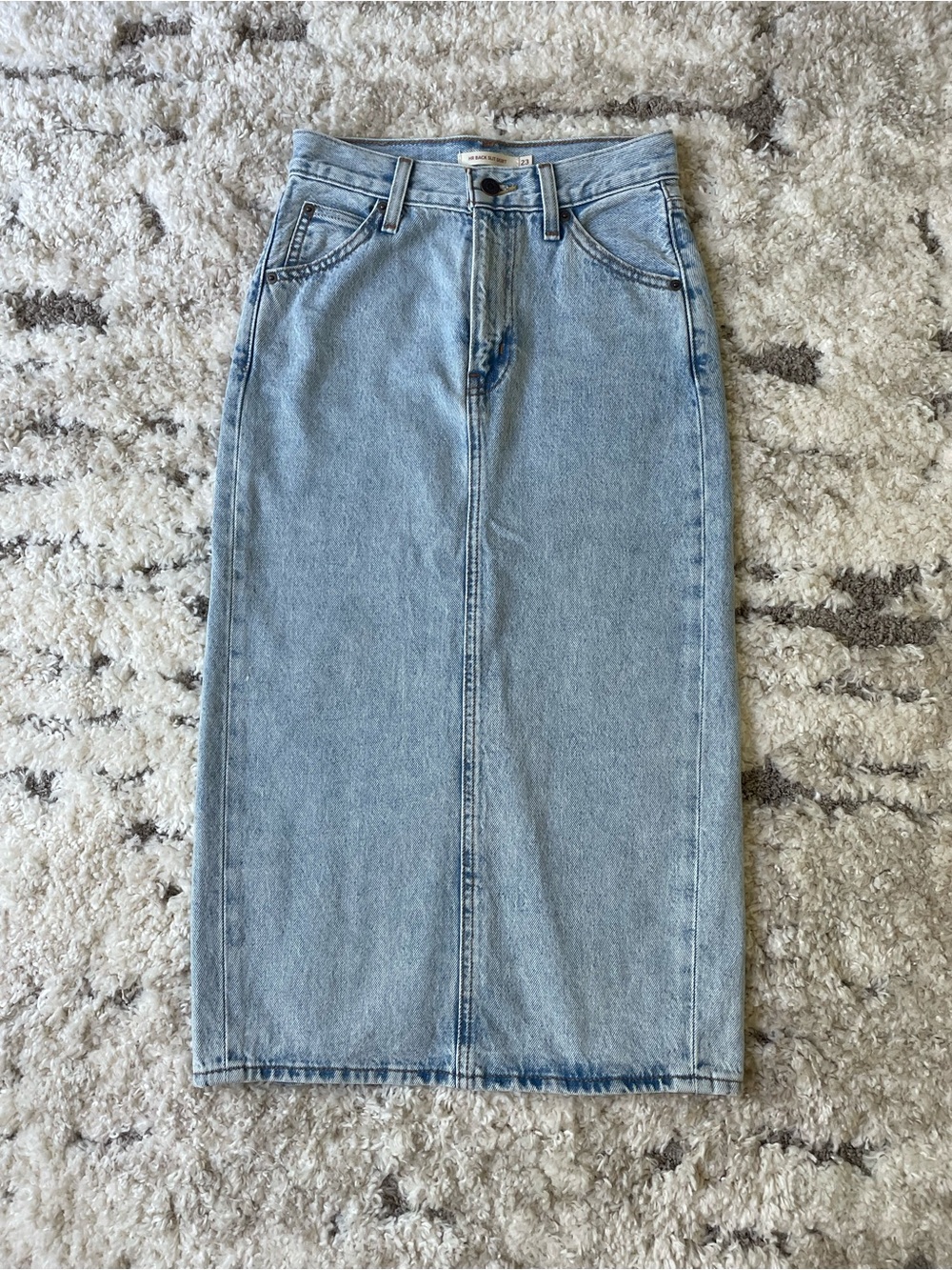 Levi’s High Rise Back Slit Denim Skirt, Size 23. NWOT!